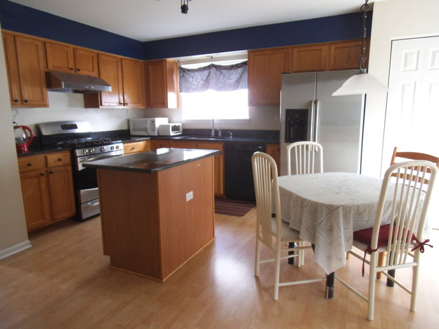 2811 Whitehall Ln, Naperville, IL 60564 photo 5