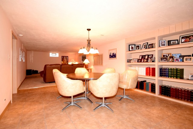 227 S Circle Dr, Addison, IL 60101 photo 18