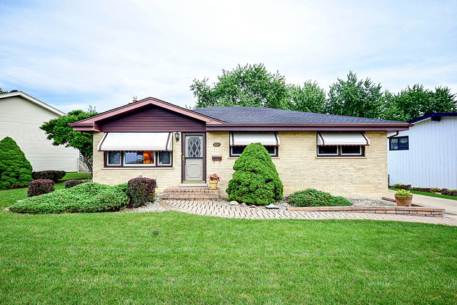 227 S Circle Dr, Addison, IL 60101 photo 1