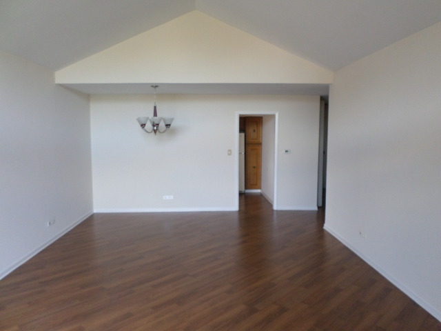 6950 N Bell Ave #403, Chicago, IL 60645 photo 4