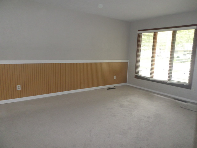 103 Stadium Dr, Joliet, IL 60435 photo 5