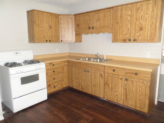 103 Stadium Dr, Joliet, IL 60435 photo 2
