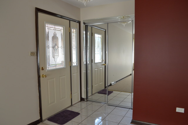 1014 Blouin Dr, Dolton, IL 60419 photo 2