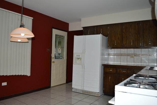 1014 Blouin Dr, Dolton, IL 60419 photo 6