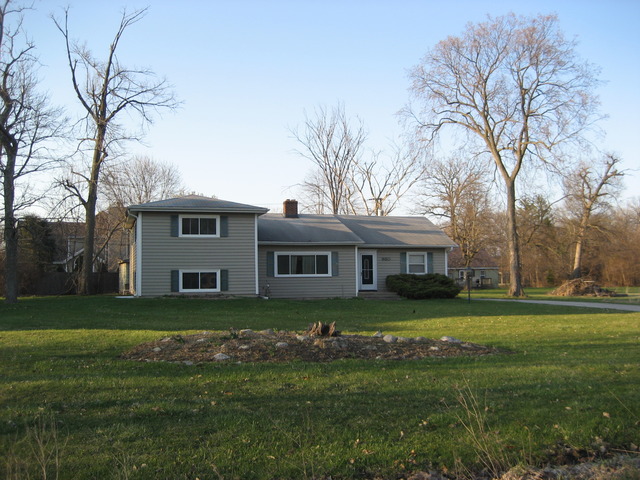 980 E Crest Ave, Addison, IL 60101 photo 2
