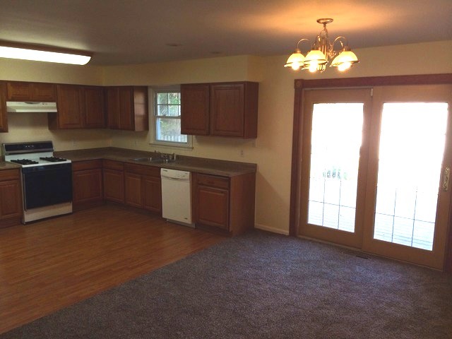 1912 Beach Rd, Mchenry, IL 60050 photo 3