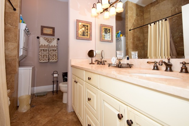 801 E Oakwood Blvd, Chicago, IL 60653 photo 16