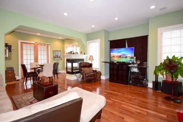 801 E Oakwood Blvd, Chicago, IL 60653 photo 10