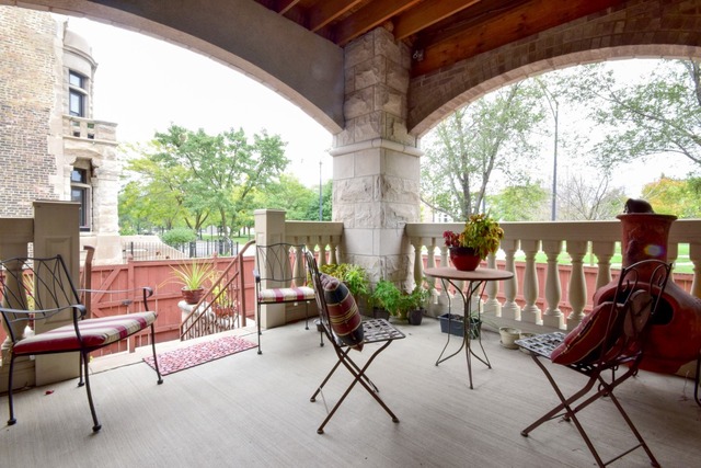801 E Oakwood Blvd, Chicago, IL 60653 photo 15