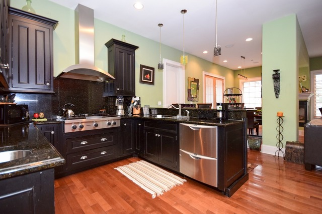 801 E Oakwood Blvd, Chicago, IL 60653 photo 7