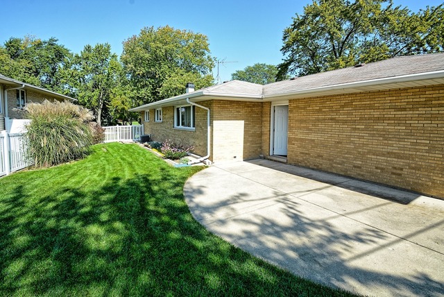 660 Marshall Dr, Des Plaines, IL 60016 photo 17