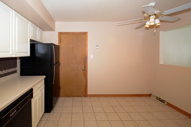660 Marshall Dr, Des Plaines, IL 60016 photo 5