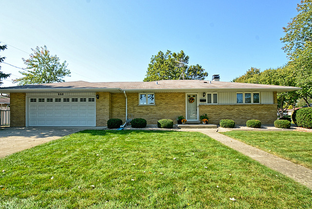 660 Marshall Dr, Des Plaines, IL 60016 photo 1