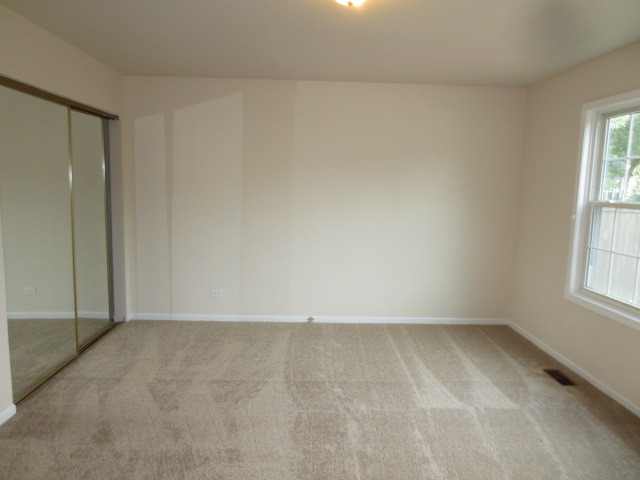 1330 Paddock Dr, Wheeling, IL 60090 photo 9