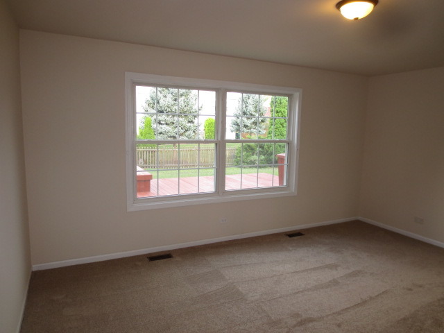 1330 Paddock Dr, Wheeling, IL 60090 photo 12
