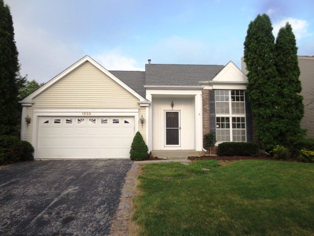 1330 Paddock Dr, Wheeling, IL 60090 photo 1