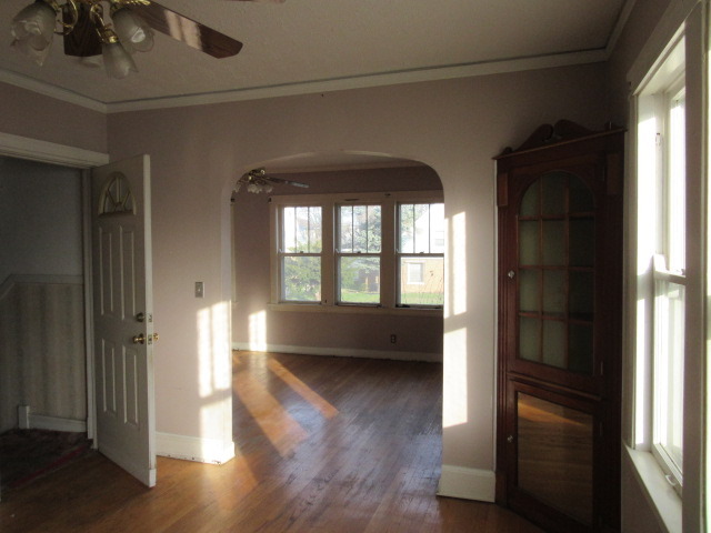 7825 White Ave, Lyons, IL 60534 photo 4