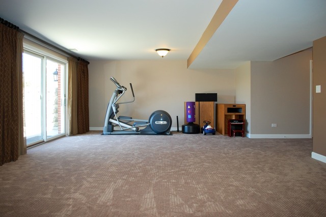 9692 Reding Cir, Des Plaines, IL 60016 photo 12