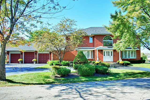 9692 Reding Cir, Des Plaines, IL 60016 photo 1