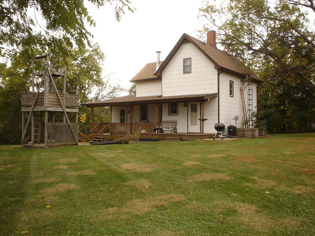 8032 Fox River Dr, Millbrook, IL 60536 photo 2