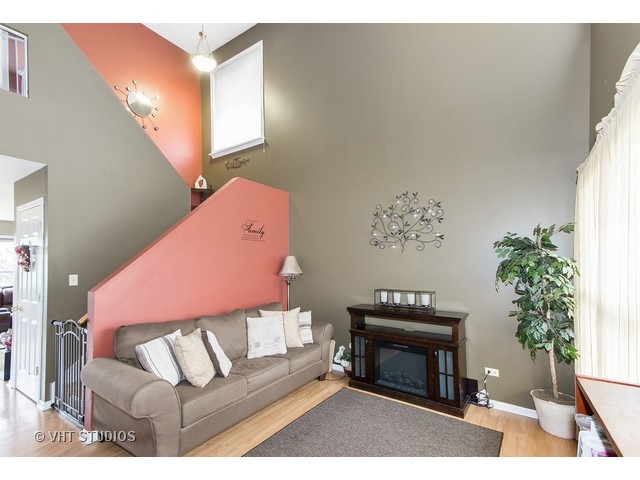1707 Lake Pointe Dr, Plainfield, IL 60586 photo 3