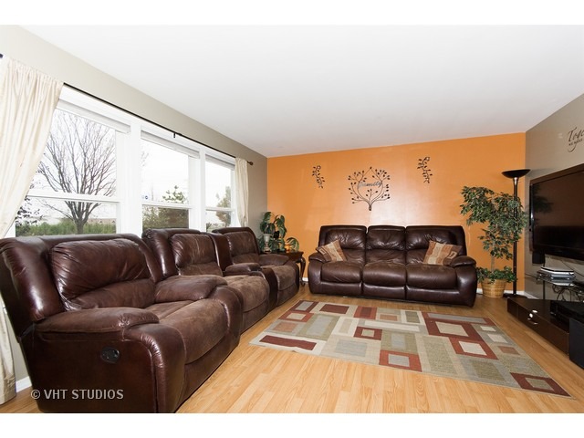 1707 Lake Pointe Dr, Plainfield, IL 60586 photo 6