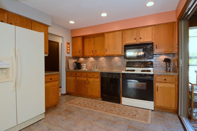 138 Circle Dr, Montgomery, IL 60538 photo 7