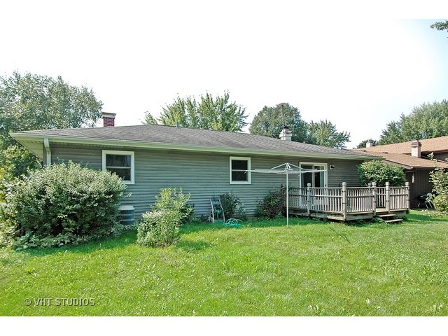 19 Lockman Cir, Elgin, IL 60123 photo 15