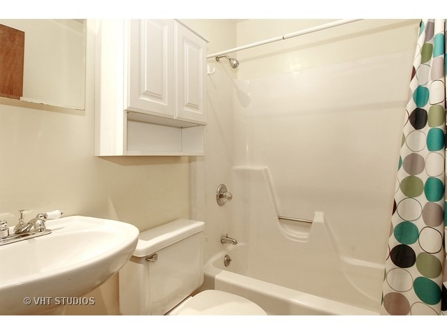 19 Lockman Cir, Elgin, IL 60123 photo 13