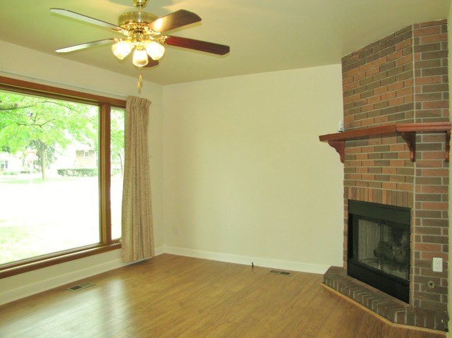 357 Park Ave, Wheeling, IL 60090 photo 5