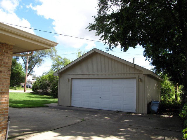 357 Park Ave, Wheeling, IL 60090 photo 4