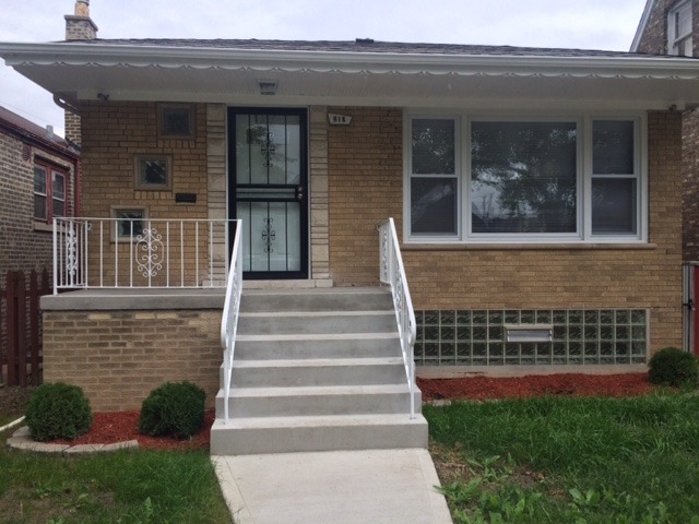 618 E 102nd St, Chicago, IL 60628 photo 1