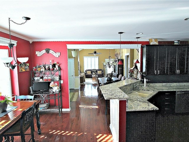 1012 Riviera Dr, Elgin, IL 60124 photo 8