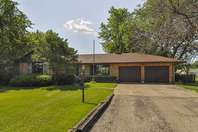 1751 Sheffer Rd, Aurora, IL 60502 photo 2