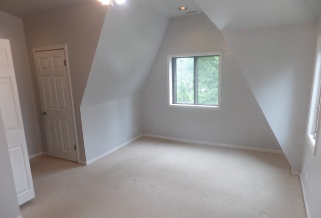 8920 S Elm Ave, Willowbrook, IL 60527 photo 11
