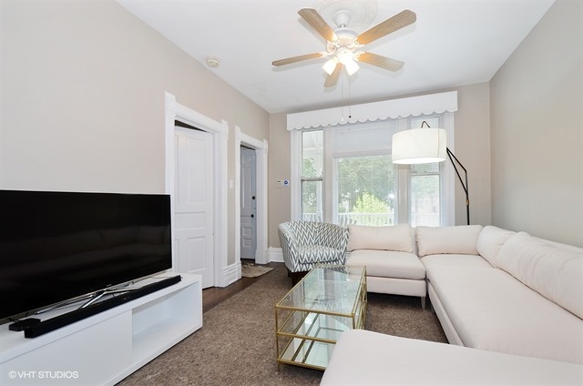 910 Gaffield Pl, Evanston, IL 60201 photo 3