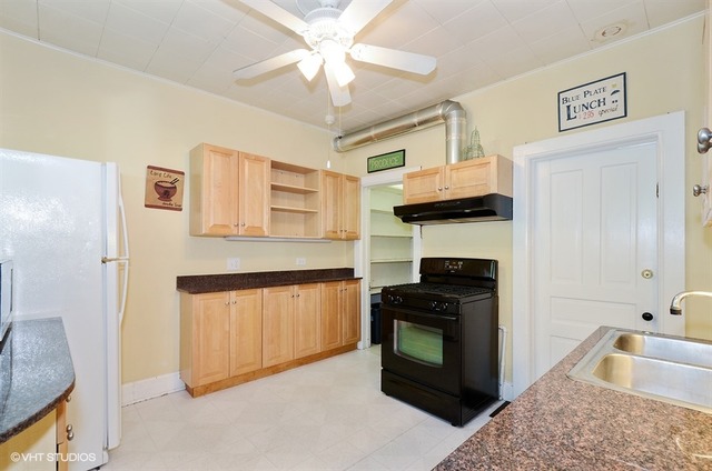910 Gaffield Pl, Evanston, IL 60201 photo 5