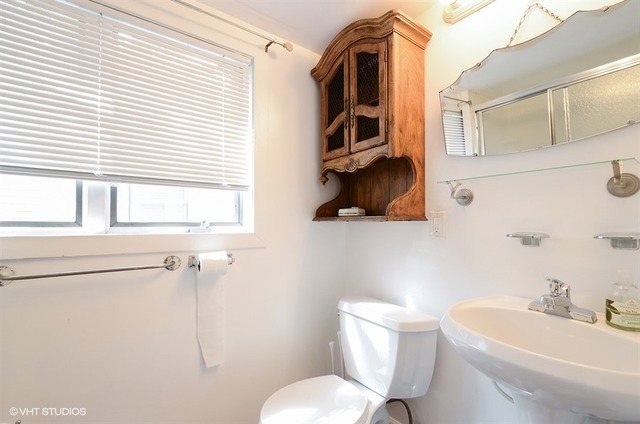 910 Gaffield Pl, Evanston, IL 60201 photo 8