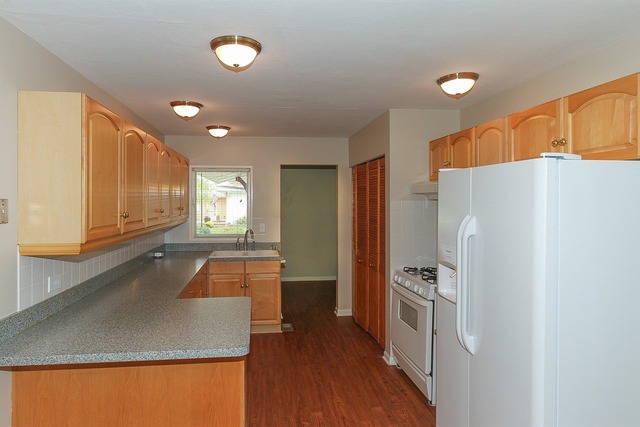 1085 Martingale Dr, Bartlett, IL 60103 photo 7