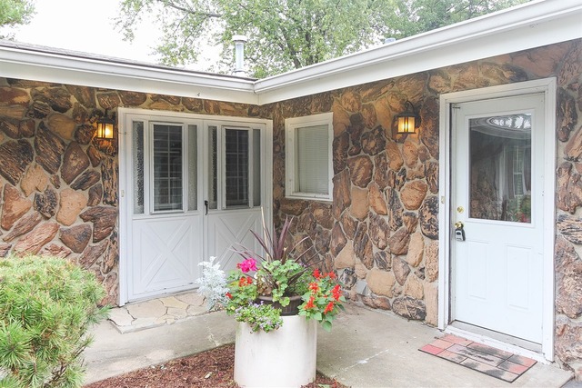 1085 Martingale Dr, Bartlett, IL 60103 photo 3