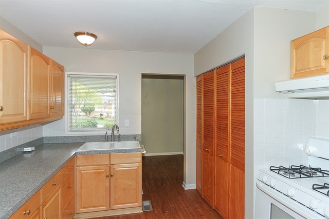 1085 Martingale Dr, Bartlett, IL 60103 photo 8