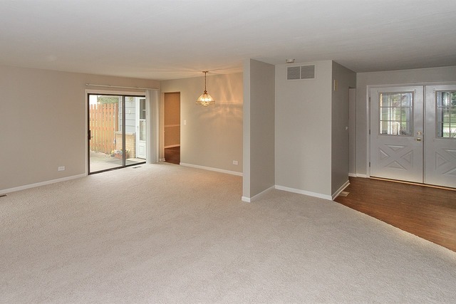 1085 Martingale Dr, Bartlett, IL 60103 photo 5