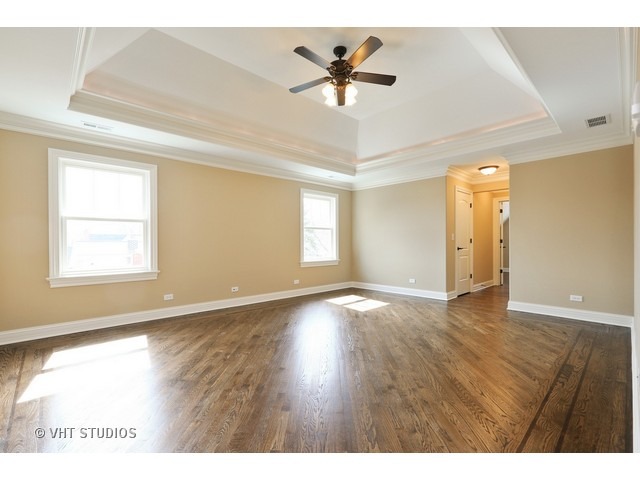 470 N Maple Ave, Elmhurst, IL 60126 photo 4