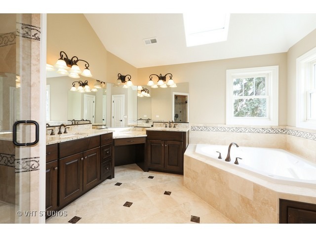 470 N Maple Ave, Elmhurst, IL 60126 photo 5