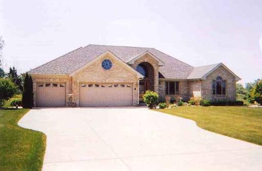 7233 W James Ln, Monee, IL 60449 photo 2