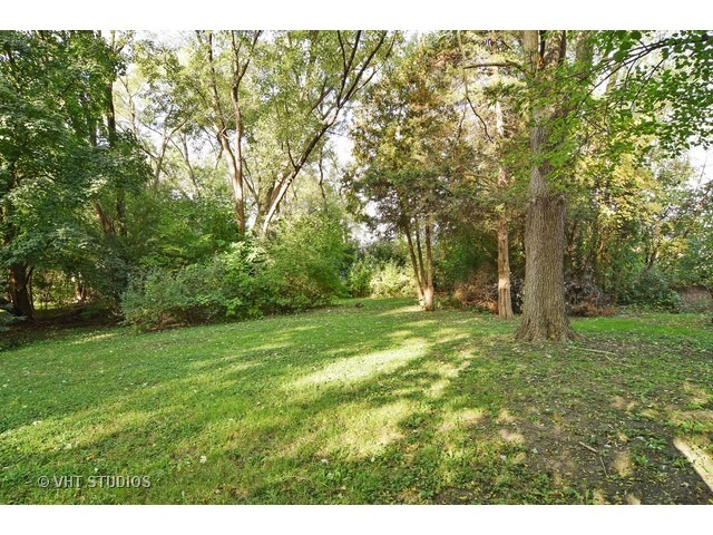 1070 Ash Rd, Hoffman Estates, IL 60169 photo 10