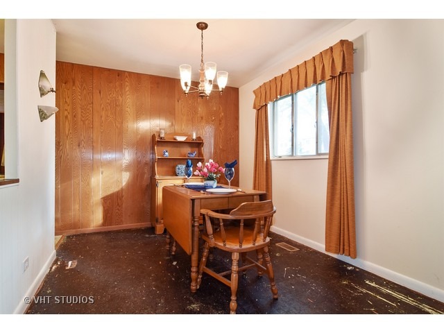 1070 Ash Rd, Hoffman Estates, IL 60169 photo 4