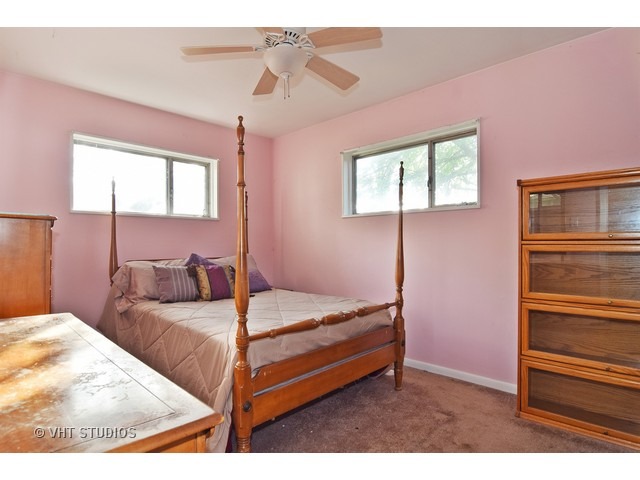1070 Ash Rd, Hoffman Estates, IL 60169 photo 6