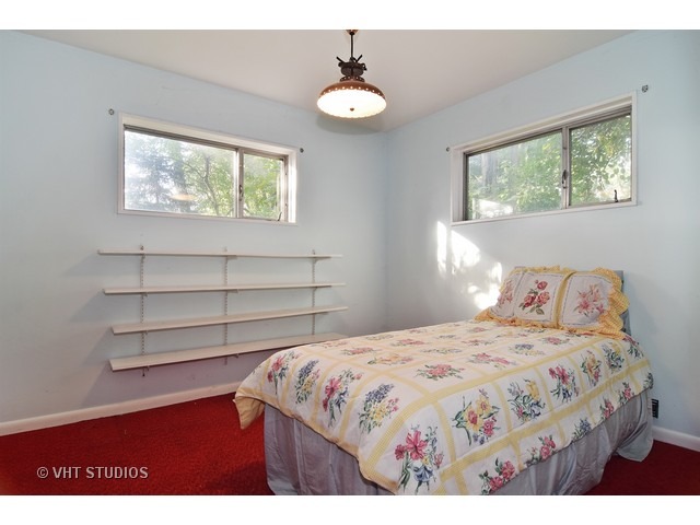 1070 Ash Rd, Hoffman Estates, IL 60169 photo 8