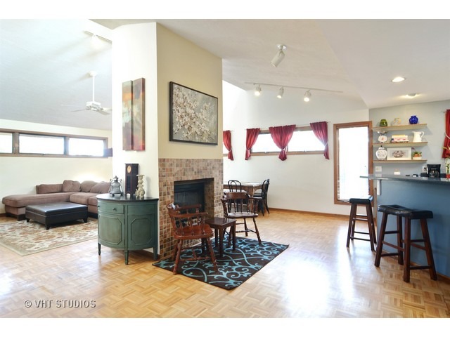610 E Cedar Ln, Mount Prospect, IL 60056 photo 6
